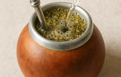 Przygotowanie yerba mate w kalabasie